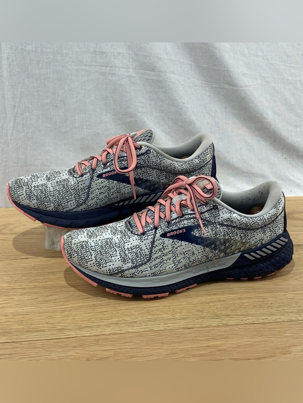 Brooks Adrenaline GTS 21 Womens Size 12 B Gray Pink Running Shoes